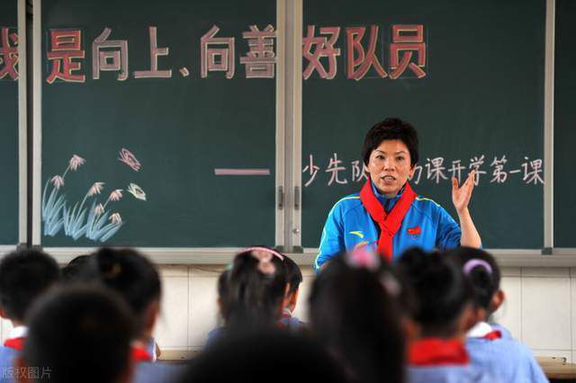 可是不久之后，他却在海滩上发现了自由女神像的残骸